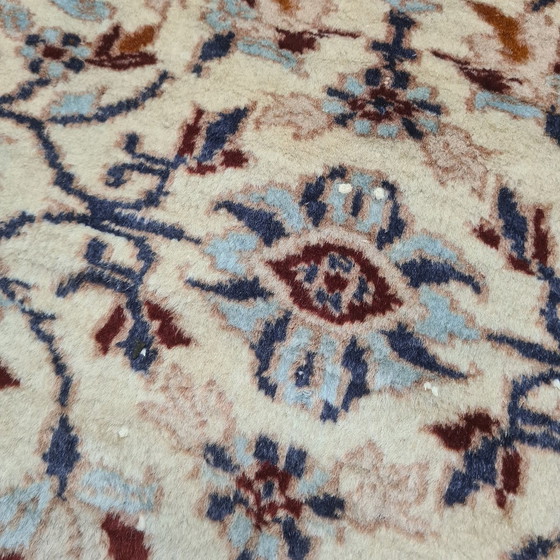 Image 1 of Tapis persan noué à la main, 1970