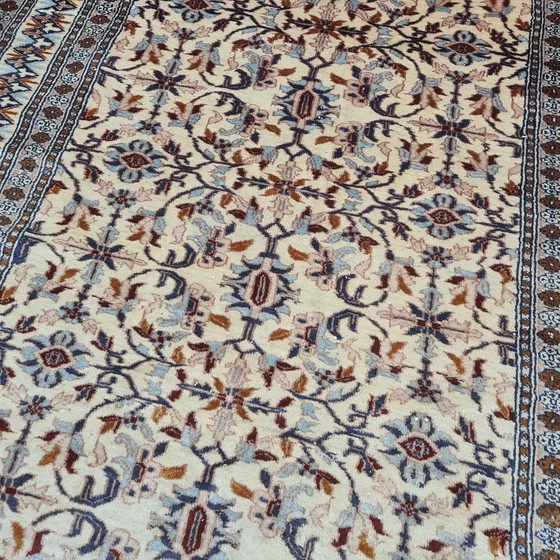Image 1 of Tapis persan noué à la main, 1970