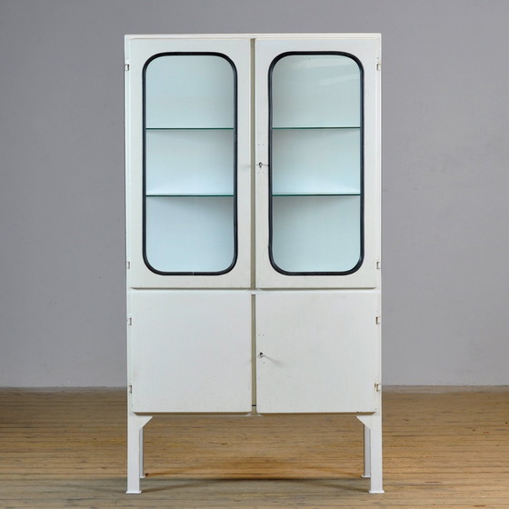 Image 1 of Cabinet médical vintage, 1970's
