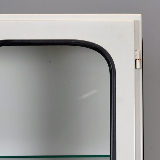 Image 1 of Cabinet médical vintage, 1970's