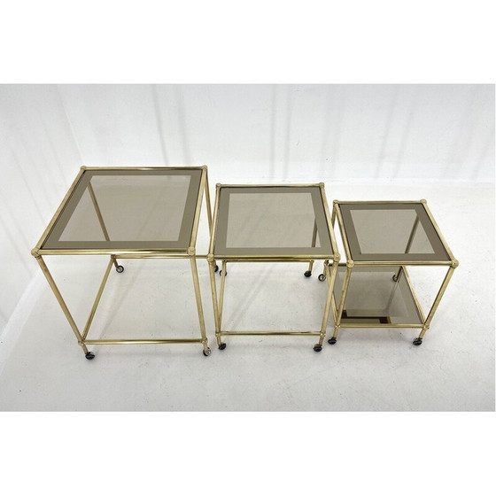 Image 1 of Tables gigognes italiennes vintage en laiton et verre fumé, 1970