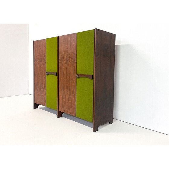 Image 1 of Armoire italienne du milieu du siècle en bois et tissu vert, années 1960.