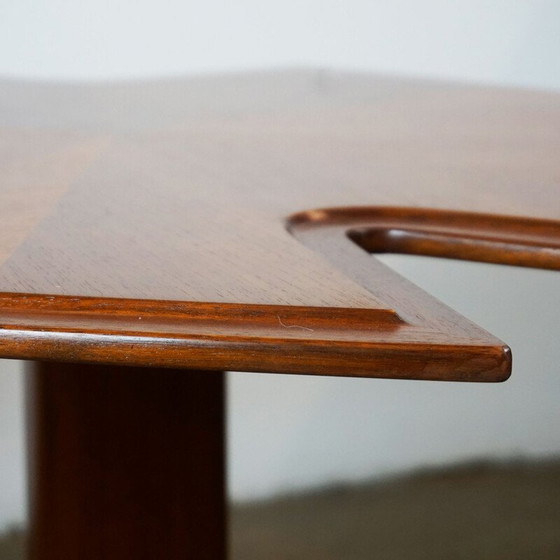 Image 1 of Table basse vintage en noyer et laiton par Oswals Haerdtl, Vienne 1950