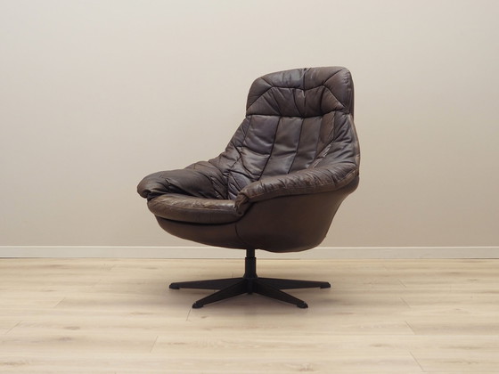 Image 1 of Fauteuil pivotant en cuir, Design danois, 1960S, Designer : H.W. Klein, Manufacture : Bramin