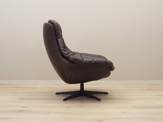 Image 1 of Fauteuil pivotant en cuir, Design danois, 1960S, Designer : H.W. Klein, Manufacture : Bramin