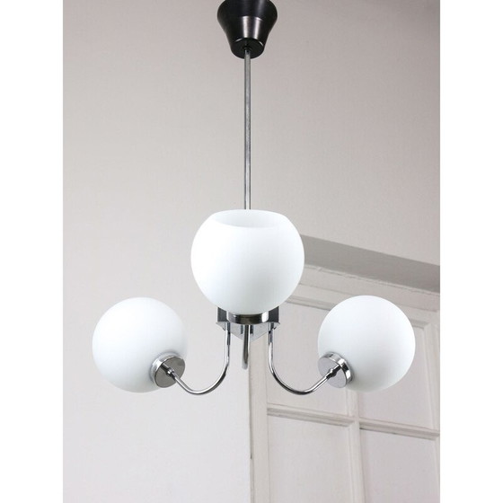 Image 1 of Lustre vintage en chrome et opaline, Italie 1970
