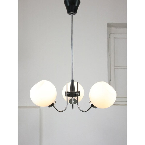 Image 1 of Lustre vintage en chrome et opaline, Italie 1970