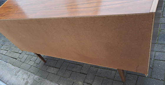 Image 1 of Mid Century Buffet en noyer Danish Design années 60