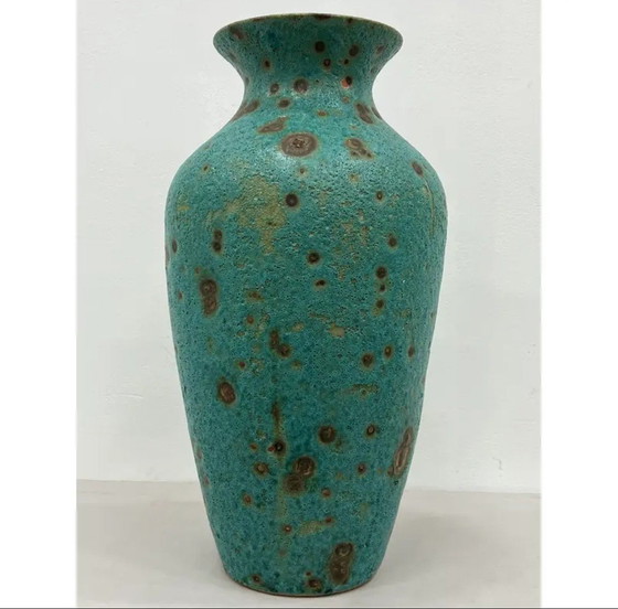 Image 1 of Vase volcanique en lave grasse