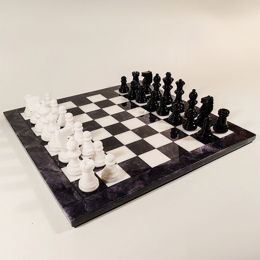 Jeu d'échecs 1970S en albâtre de Volterra sculpté à la main - Noir et blanc - Fabriqué en Italie