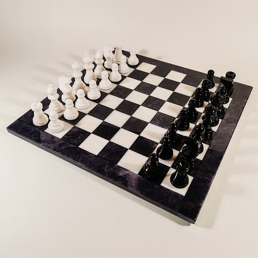 Jeu d'échecs 1970S en albâtre de Volterra sculpté à la main - Noir et blanc - Fabriqué en Italie