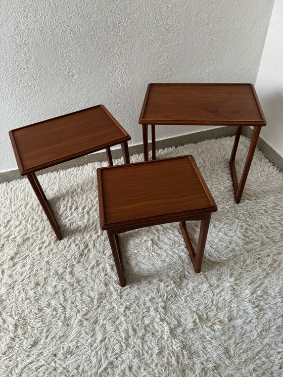 Image 1 of Tables Gigognes Scandinaves Années 60