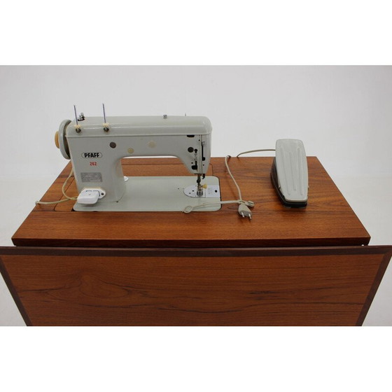 Image 1 of Table de couture vintage en teck avec machine à coudre intégrée, Danemark années 1960