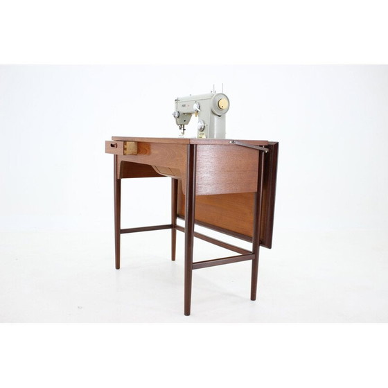 Image 1 of Table de couture vintage en teck avec machine à coudre intégrée, Danemark années 1960