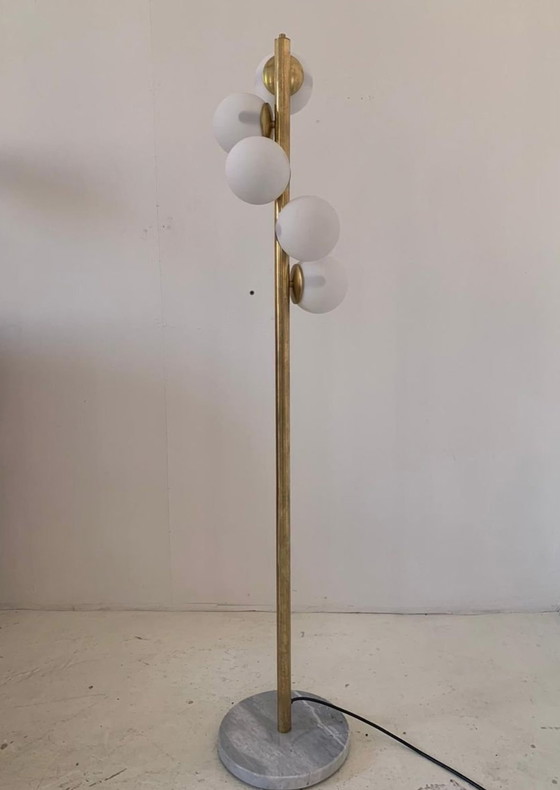 Image 1 of Lampadaire Italien Laiton Verre Opaline