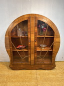 Art Déco Brocante Vintage Vitrine en Noyer avec Design Sunburst 1930-1940