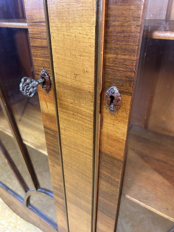 Image 1 of Art Déco Brocante Vintage Vitrine en Noyer avec Design Sunburst 1930-1940