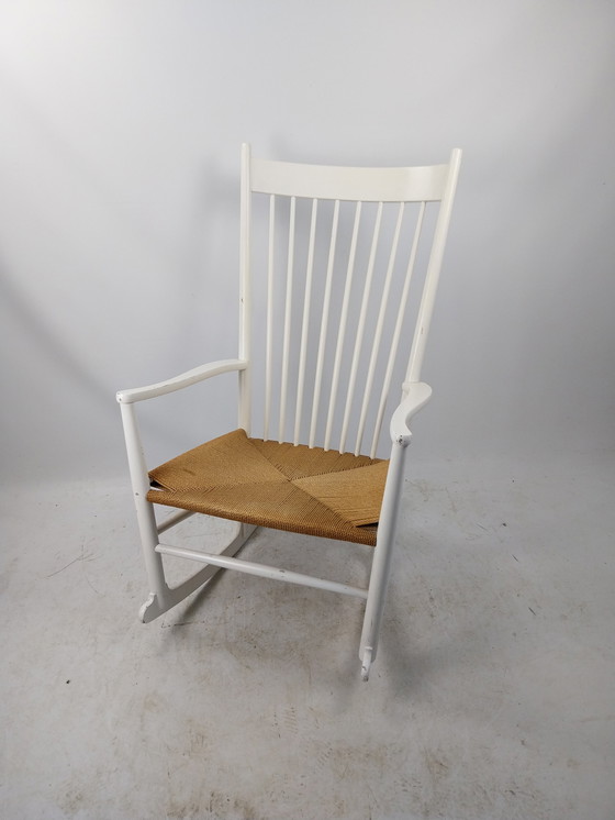 Image 1 of 1 X Fauteuil à bascule Hans Wegner blanc J-16 Frederica D B 1960'S