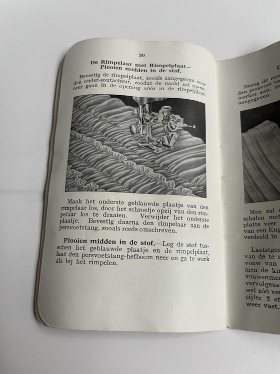 Image 1 of Machine à coudre Singer de 1928