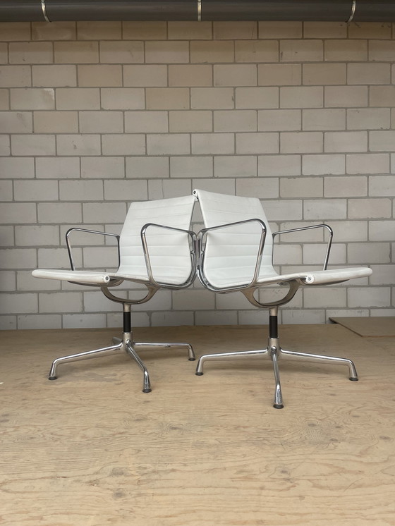 Image 1 of Vitra Eames Ea108 Cuir blanc/Chrome