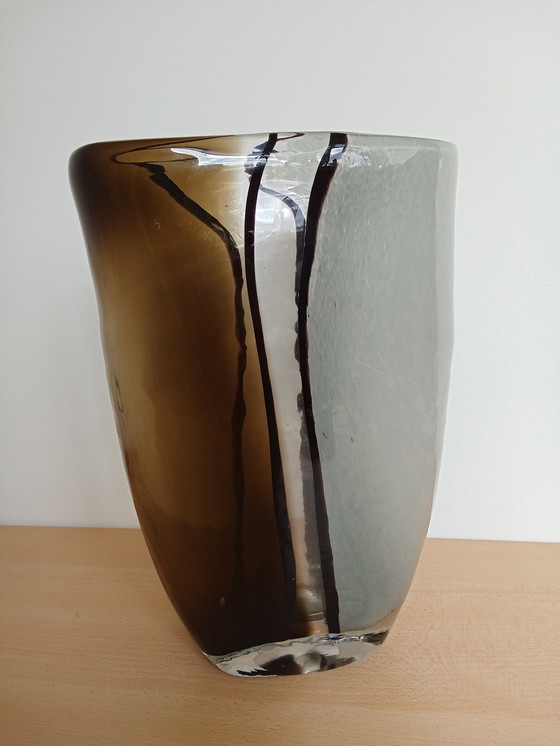 Image 1 of Vase ovale en verre scandinave soufflé à la bouche Mocca noir et blanc 50- Er Years