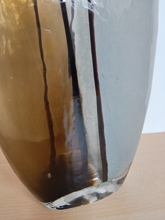 Image 1 of Vase ovale en verre scandinave soufflé à la bouche Mocca noir et blanc 50- Er Years