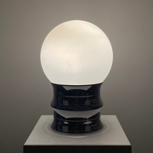 Lampe de table de l'ère spatiale blanche et chromée par Aka Electric, Allemagne 1977