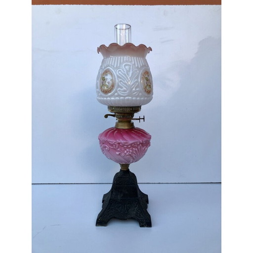 Lampe à huile vintage victorienne avec verre au lait et métal en fer, Angleterre 1900