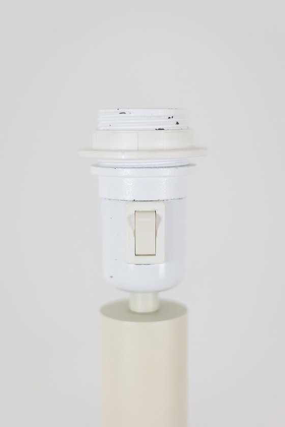 Image 1 of Lampe De Forme Bouteille En Métal Laqué Blanc Et Opaline. Années 1970.