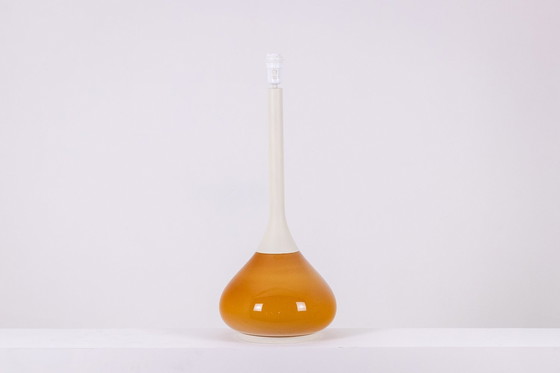 Image 1 of Lampe De Forme Bouteille En Métal Laqué Blanc Et Opaline. Années 1970.