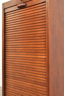 Armoire à portes roulantes vintage 1930