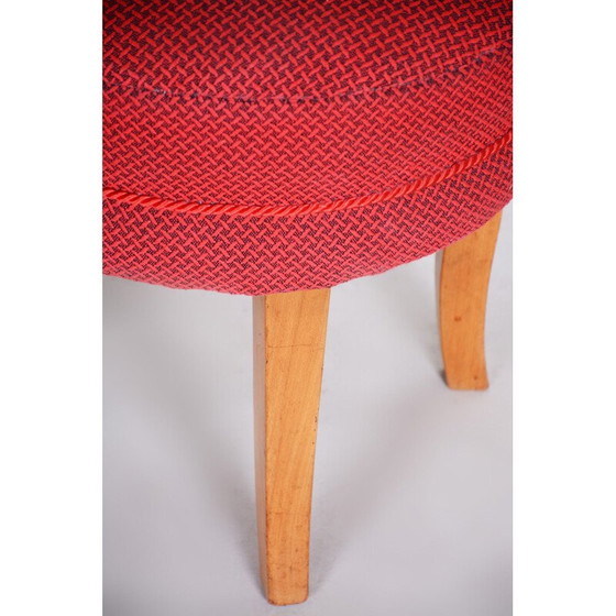 Image 1 of Tabouret du milieu du siècle en bois de hêtre et tissu rouge, années 50
