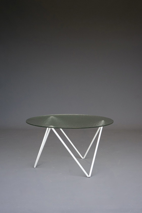 Image 1 of Table basse ronde hollandaise minimaliste. 1950S