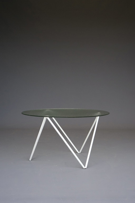 Table basse ronde hollandaise minimaliste. 1950S