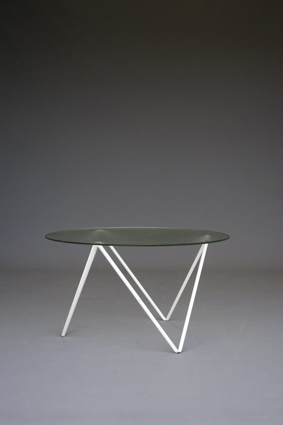 Image 1 of Table basse ronde hollandaise minimaliste. 1950S