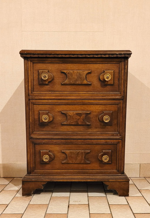 Armoire classique en bois