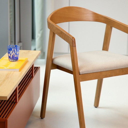 Ensemble de 8 chaises de salle à manger en bois en parfait état