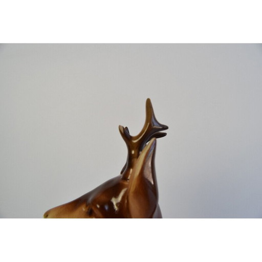 Sculpture vintage en porcelaine représentant un cerf et une biche de Royal Dux, Tchécoslovaquie 1950