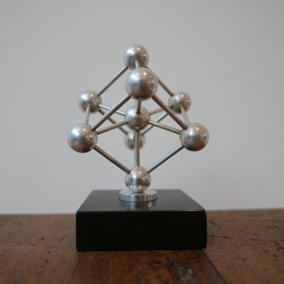 Image 1 of Modèle de bureau vintage "Atomium à Bruxelles" en marbre et métal, Belgique 1960