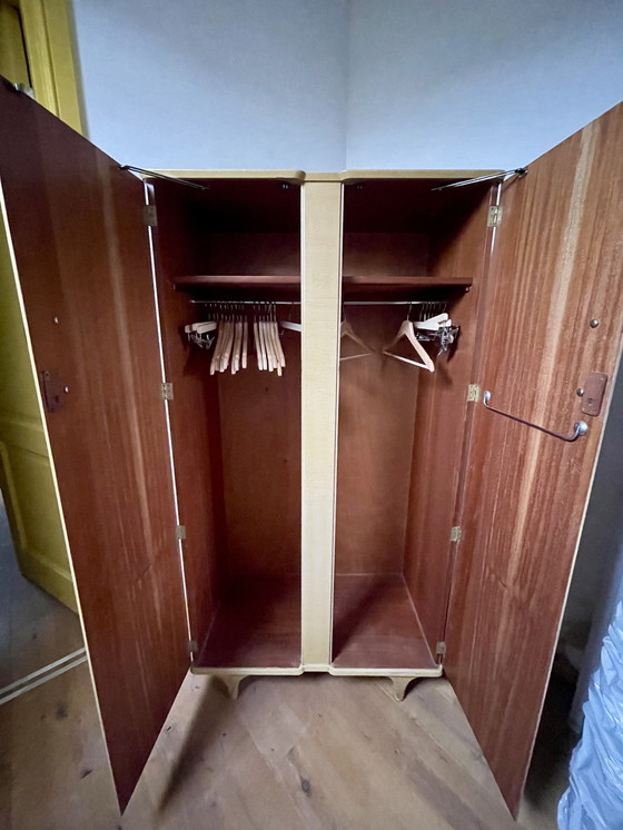 Image 1 of Superbe paire de commodes et d'armoires Mid Century