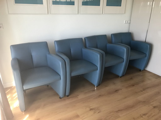 4x Chaises de salle à manger en cuir Leolux sur roulettes