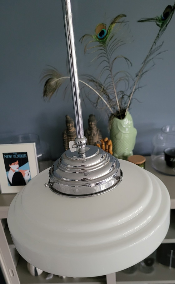 Image 1 of Lampe suspendue art déco de style Gispen avec abat-jour en verre opalin blanc.