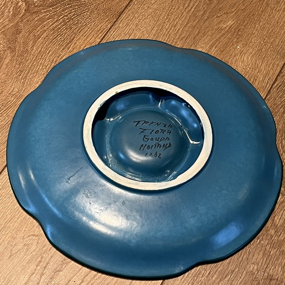 Image 1 of Bol Seveen Flora Faenza Gouda Ceramics