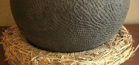 Image 1 of Pot de stockage ancien en faïence, Sénégal 19ème siècle