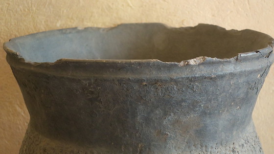 Image 1 of Pot de stockage ancien en faïence, Sénégal 19ème siècle