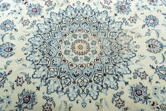 Image 1 of Tapis d'Orient noué à la main Naïn 9La Avec Soie Ronde- 200 X 200 Cm