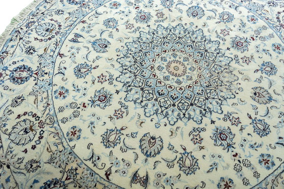 Image 1 of Tapis d'Orient noué à la main Naïn 9La Avec Soie Ronde- 200 X 200 Cm