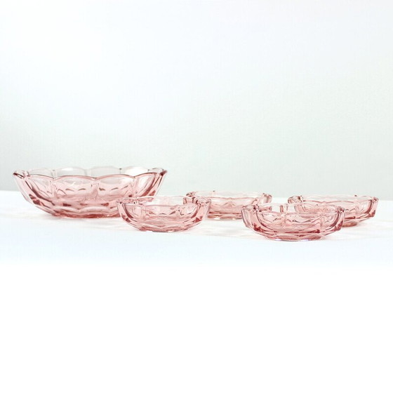 Image 1 of Ensemble de bols en verre rose vintage, Tchécoslovaquie années 1950