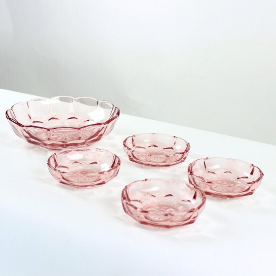 Image 1 of Ensemble de bols en verre rose vintage, Tchécoslovaquie années 1950