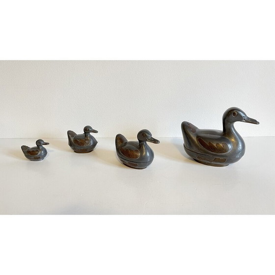 Image 1 of Ensemble de 4 boîtes à canards vintage en étain et en laiton, Hong Kong